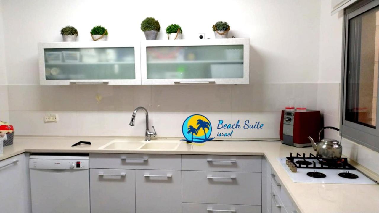 Beach Suite Israel- Private Jacuzzi Garden Suite & Gym, 3 Min Walk To Beach ביץ סוייט ישראל- ג'קוזי פרטי בגינה 3 דקות הליכה לים וחדר כושר アシュケロン エクステリア 写真