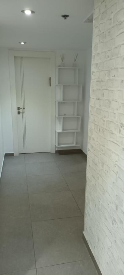 Beach Suite Israel- Private Jacuzzi Garden Suite & Gym, 3 Min Walk To Beach ביץ סוייט ישראל- ג'קוזי פרטי בגינה 3 דקות הליכה לים וחדר כושר アシュケロン エクステリア 写真
