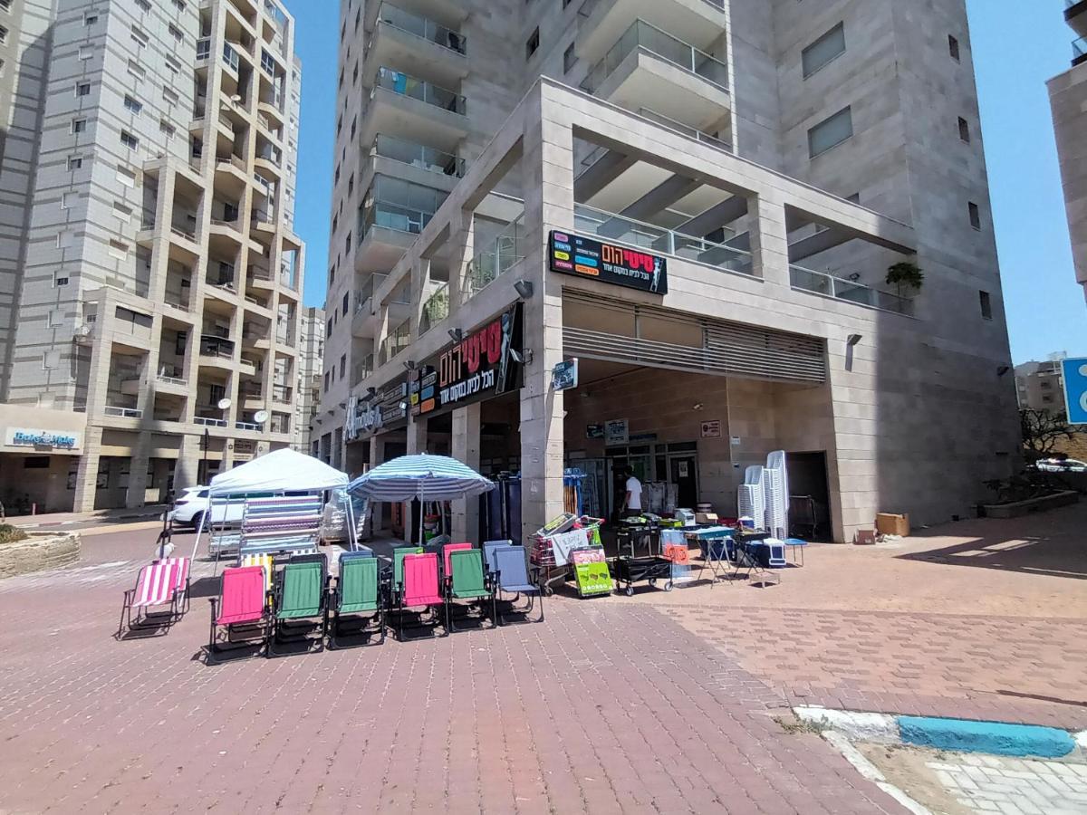 Beach Suite Israel- Private Jacuzzi Garden Suite & Gym, 3 Min Walk To Beach ביץ סוייט ישראל- ג'קוזי פרטי בגינה 3 דקות הליכה לים וחדר כושר アシュケロン エクステリア 写真